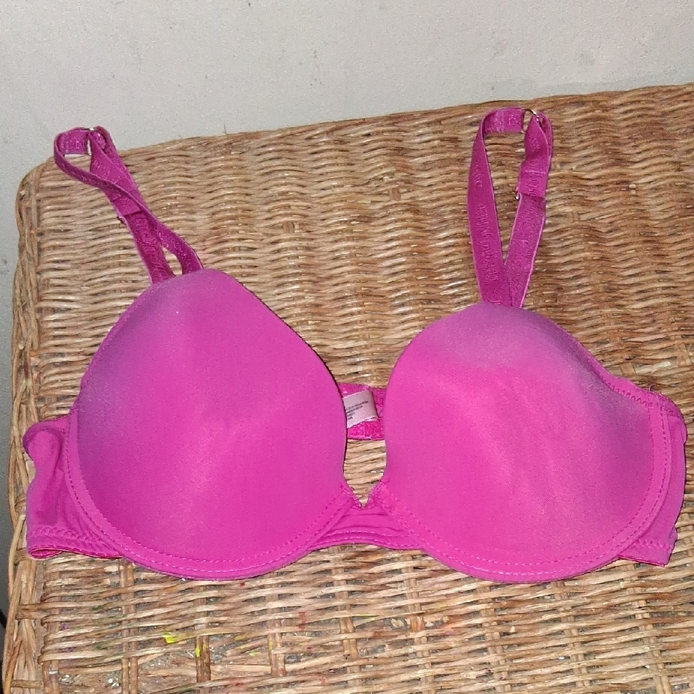 NWOT Juicy Couture Pink Women's Bra Size 34B
